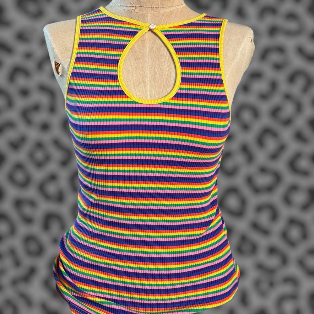 Rainbow striped sleeveless-top w keyhole neckline